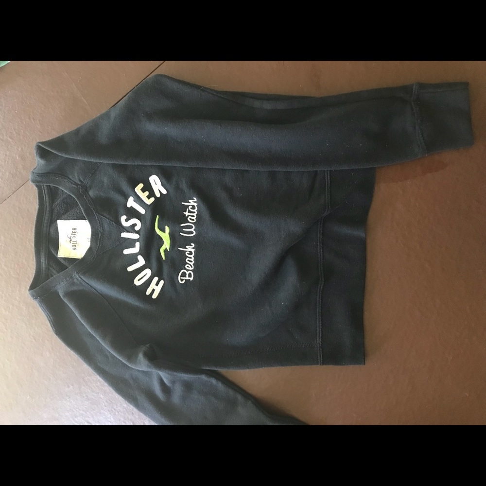Hollister crew neck size XS